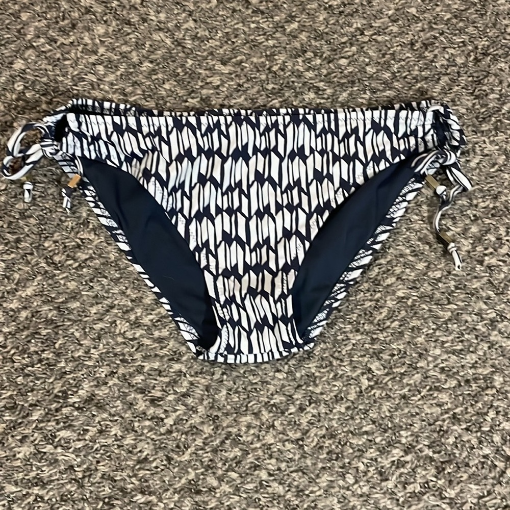 Bikini Bottoms - Picture 2 of 4